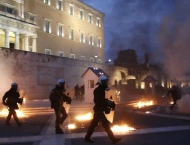«Φρούριο» την Πέμπτη η Βουλή για τις διαδηλώσεις κατά των Πρεσπών - «Tείχη» με έξι φραγμούς & 1500 αστυνομικοί